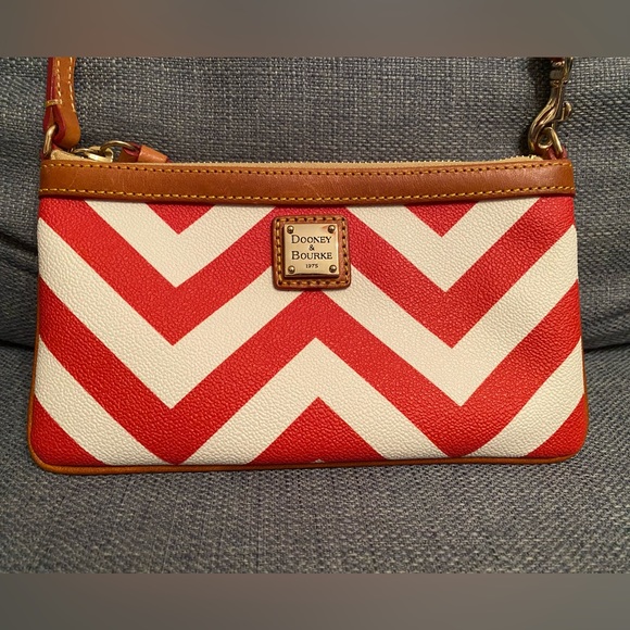 Dooney & Bourke Chevron Wristlet - Picture 9 of 9